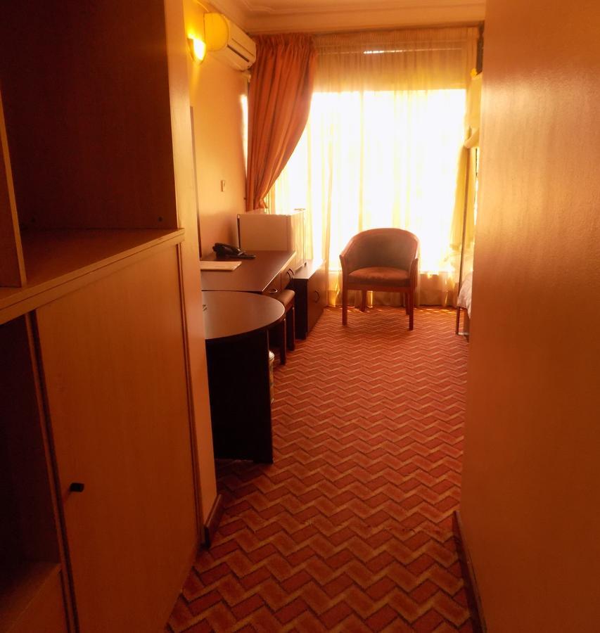 Entebbe Traveller'S Hotel Exterior foto